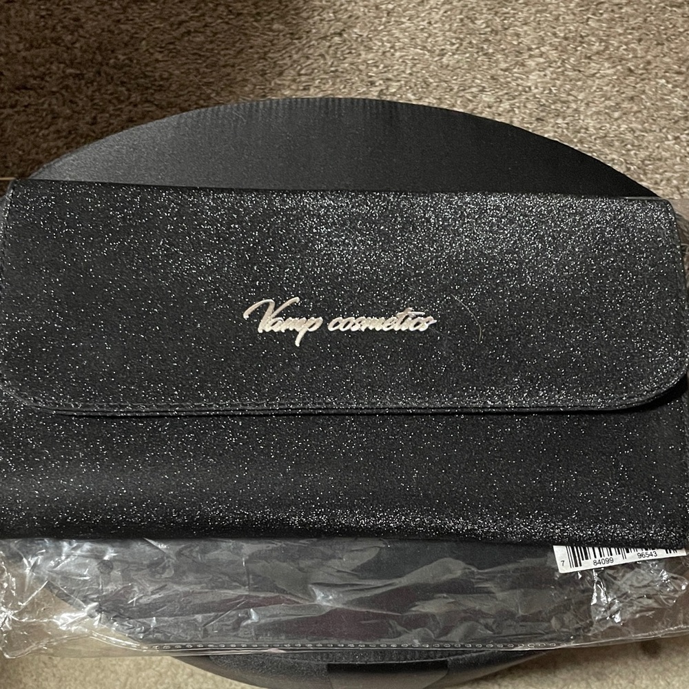 Vamp Cosmetics Black Glitter Clutch snap closure BNIP makeup brushes